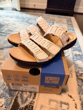 NEW Clarks Laurieann Hope White Leather Sandals Size 7 Wide W NIB